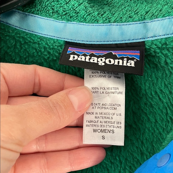 Patagonia Synchilla Green Fleece Jacket with Blue Accents and snap-T - Picture 3 of 5